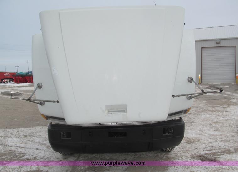 image for item B5345 1995 Freightliner FLD112 64ST semi truck
