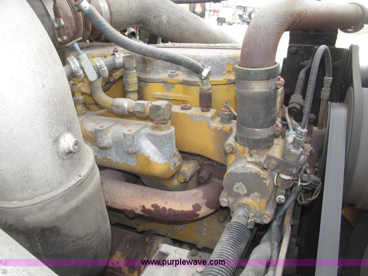 image for item B5345 1995 Freightliner FLD112 64ST semi truck