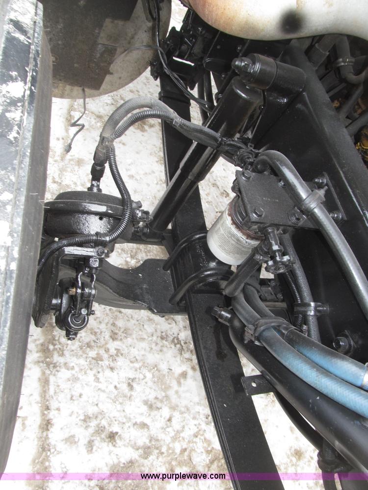 image for item B5345 1995 Freightliner FLD112 64ST semi truck