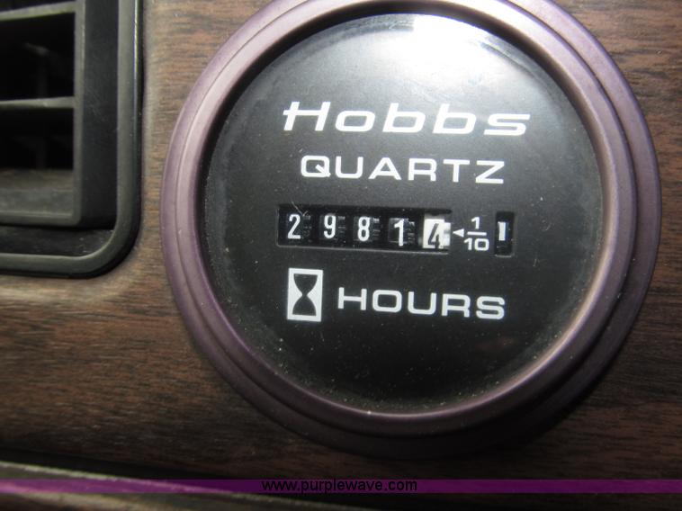 image for item B5345 1995 Freightliner FLD112 64ST semi truck