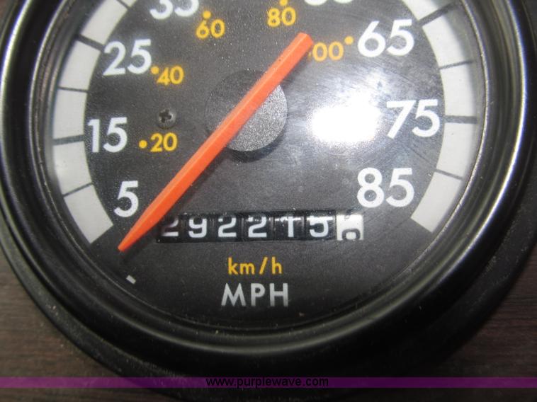 image for item B5345 1995 Freightliner FLD112 64ST semi truck