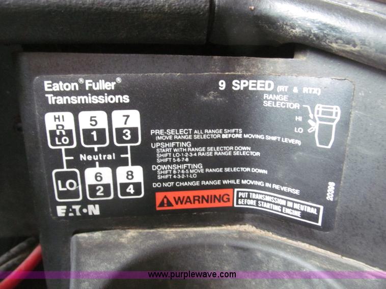 image for item B5345 1995 Freightliner FLD112 64ST semi truck