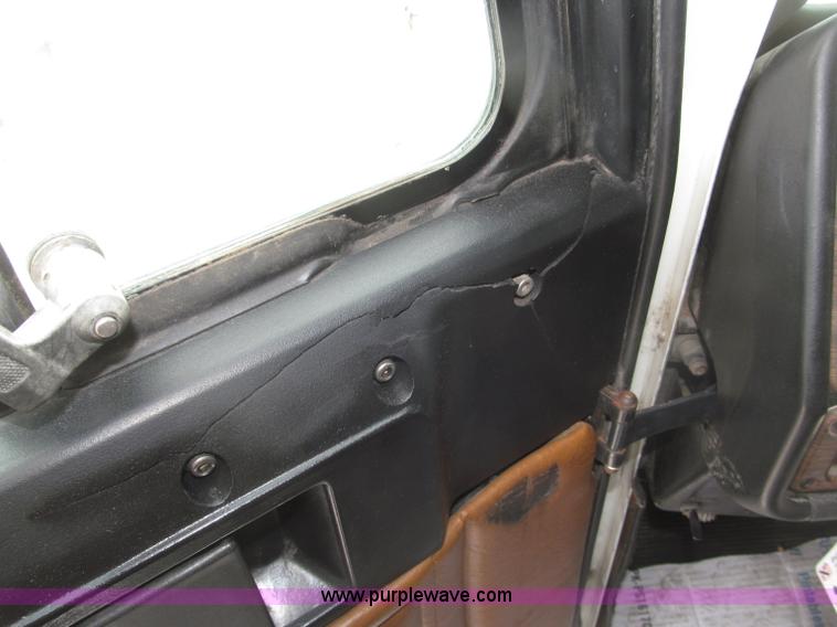 image for item B5345 1995 Freightliner FLD112 64ST semi truck