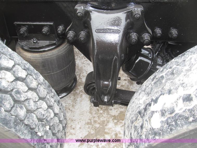 image for item B5345 1995 Freightliner FLD112 64ST semi truck