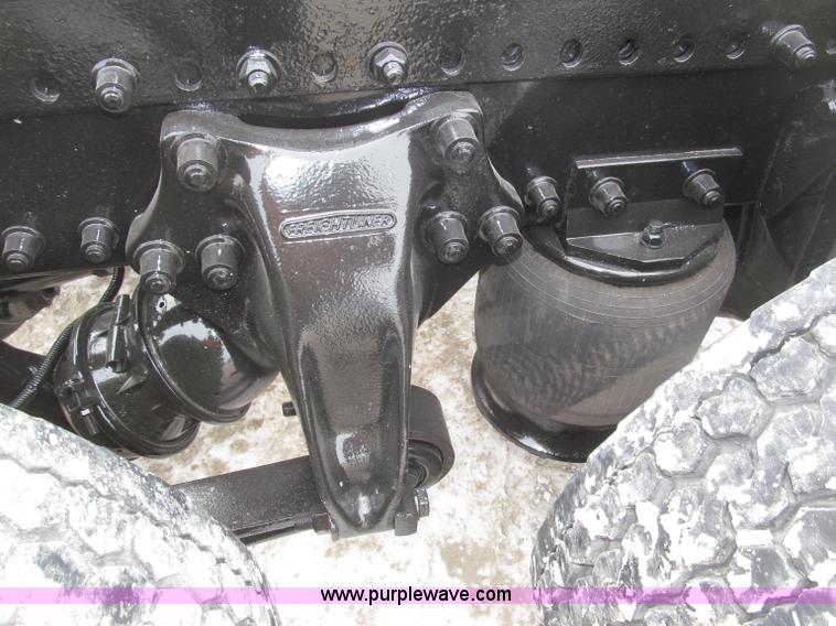 image for item B5345 1995 Freightliner FLD112 64ST semi truck