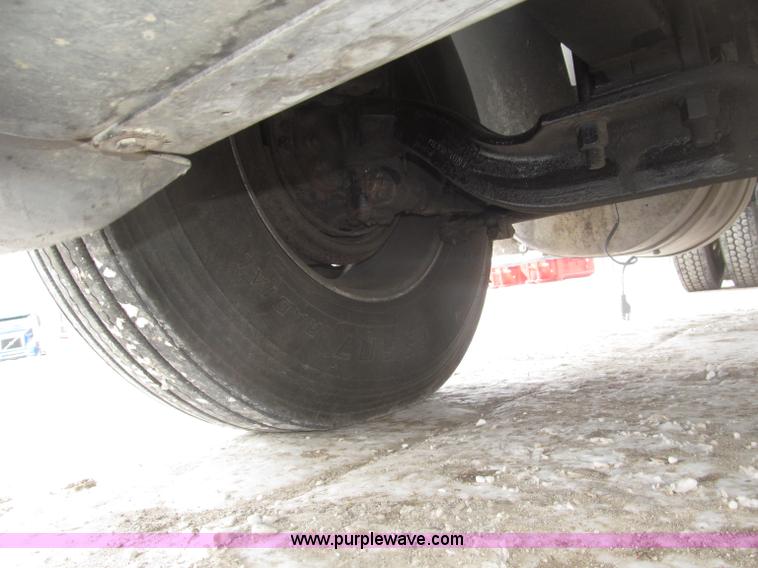 image for item B5345 1995 Freightliner FLD112 64ST semi truck