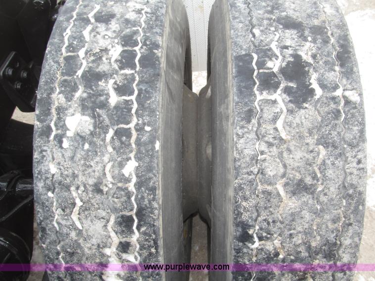 image for item B5345 1995 Freightliner FLD112 64ST semi truck