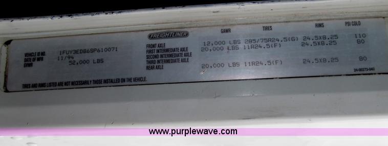 image for item B5345 1995 Freightliner FLD112 64ST semi truck