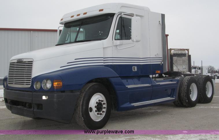 image for item B5346 2001 Freigtliner Century day cab semi truck