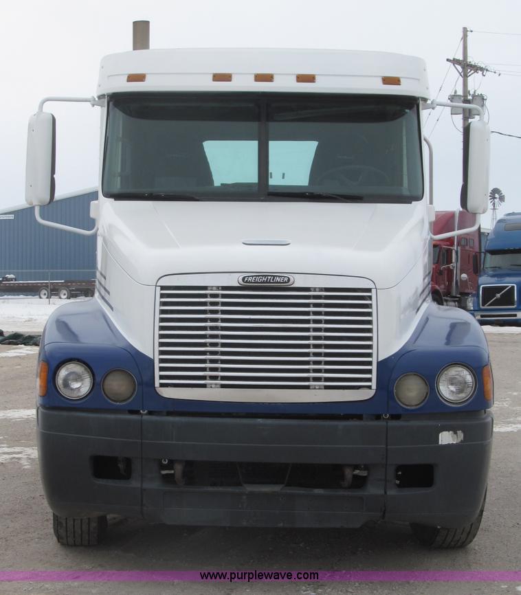 image for item B5346 2001 Freigtliner Century day cab semi truck
