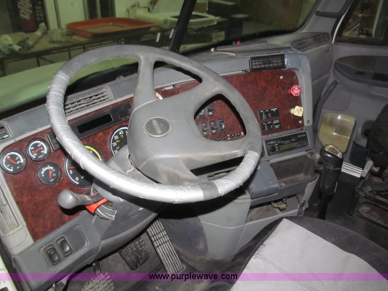 image for item B5346 2001 Freigtliner Century day cab semi truck