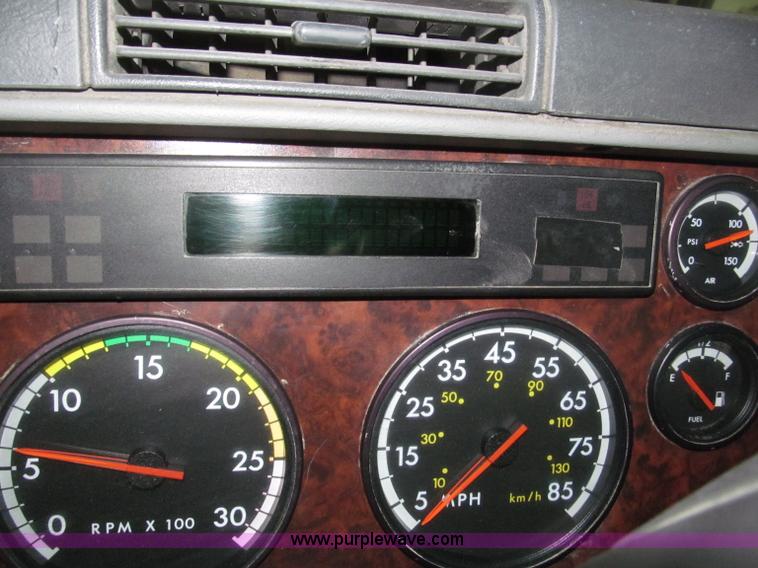 image for item B5346 2001 Freigtliner Century day cab semi truck