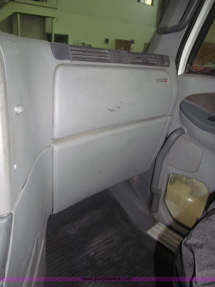 image for item B5346 2001 Freigtliner Century day cab semi truck