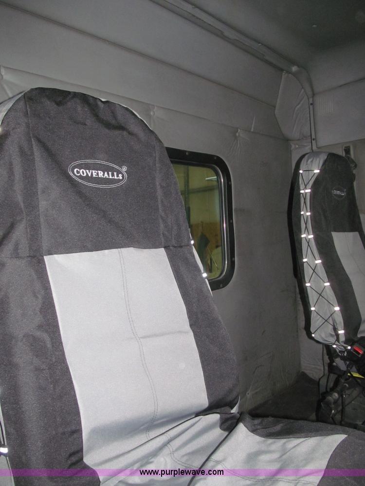 image for item B5346 2001 Freigtliner Century day cab semi truck