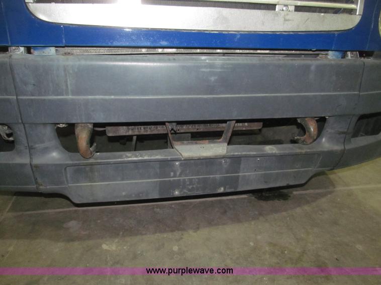 image for item B5346 2001 Freigtliner Century day cab semi truck