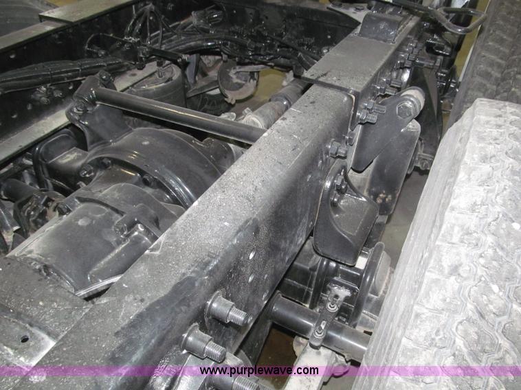 image for item B5346 2001 Freigtliner Century day cab semi truck