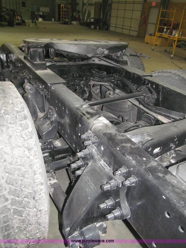 image for item B5346 2001 Freigtliner Century day cab semi truck