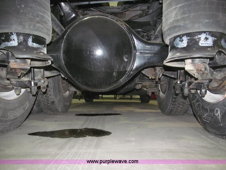 image for item B5346 2001 Freigtliner Century day cab semi truck