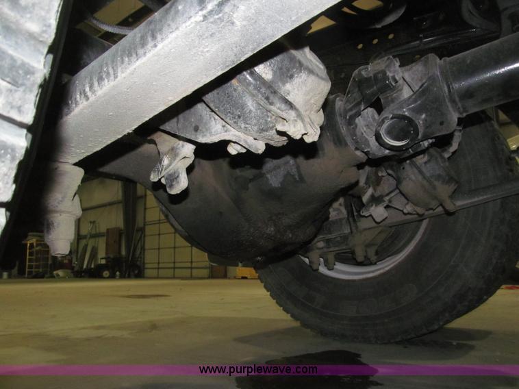 image for item B5346 2001 Freigtliner Century day cab semi truck