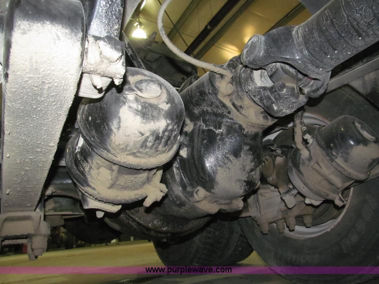 image for item B5346 2001 Freigtliner Century day cab semi truck