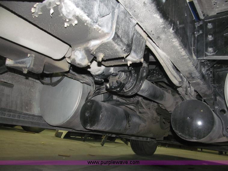 image for item B5346 2001 Freigtliner Century day cab semi truck