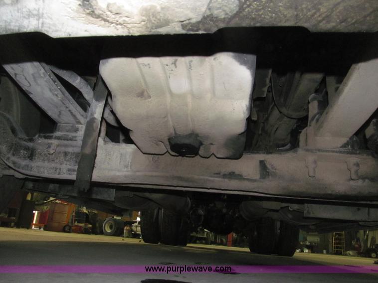 image for item B5346 2001 Freigtliner Century day cab semi truck