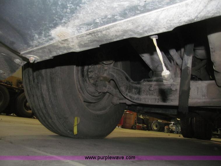 image for item B5346 2001 Freigtliner Century day cab semi truck