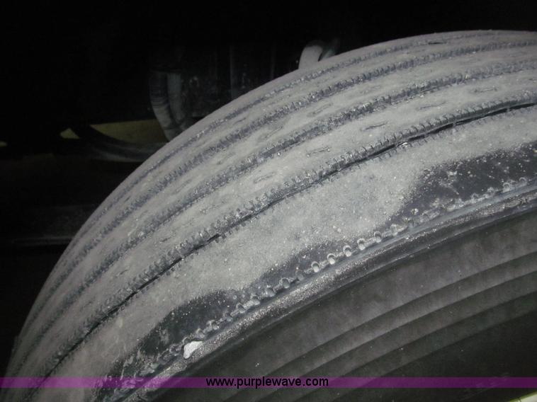 image for item B5346 2001 Freigtliner Century day cab semi truck