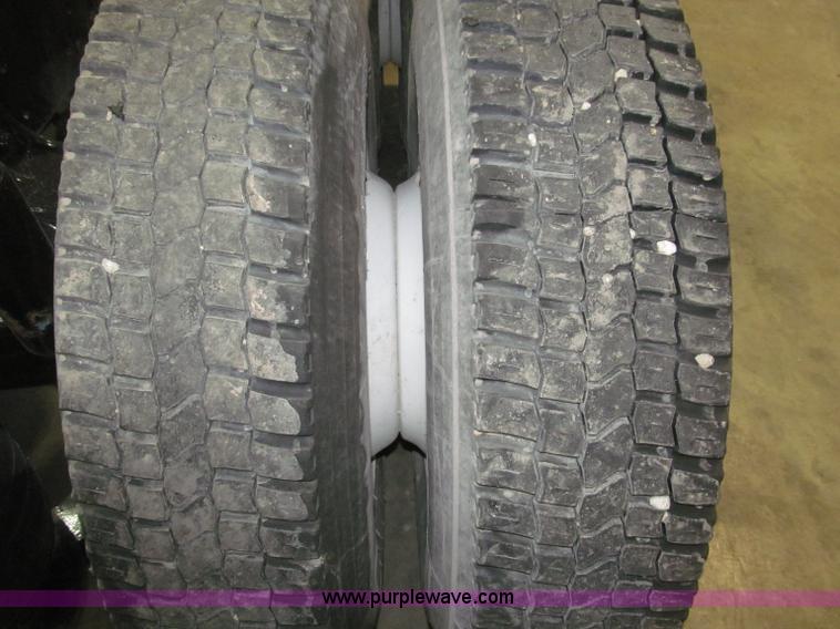 image for item B5346 2001 Freigtliner Century day cab semi truck