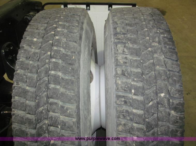 image for item B5346 2001 Freigtliner Century day cab semi truck