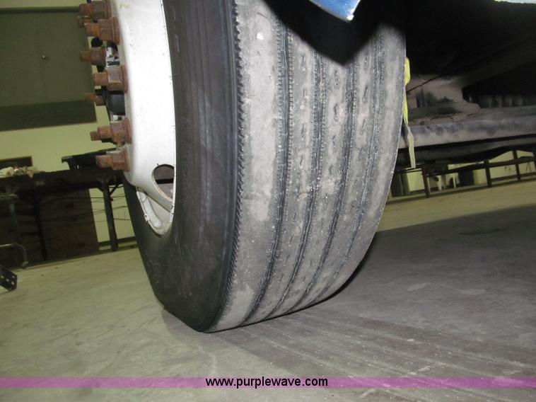 image for item B5346 2001 Freigtliner Century day cab semi truck