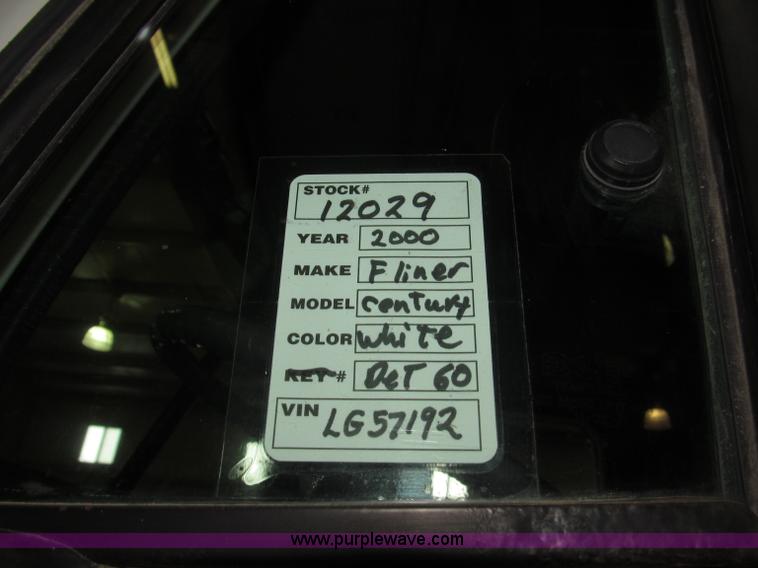 image for item B5346 2001 Freigtliner Century day cab semi truck