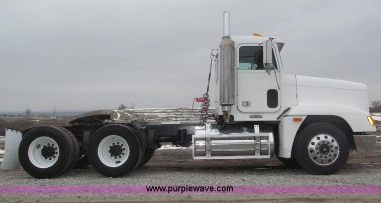 image for item B5348 1998 Freightliner FLD120 day cab semi truck