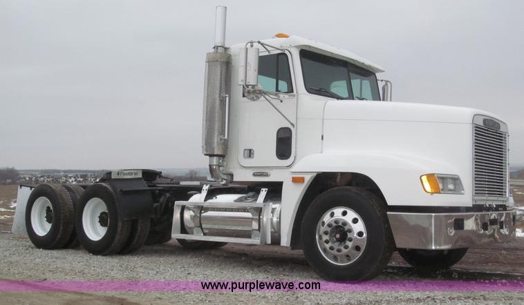 image for item B5348 1998 Freightliner FLD120 day cab semi truck