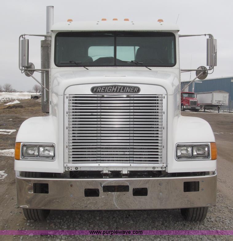 image for item B5348 1998 Freightliner FLD120 day cab semi truck