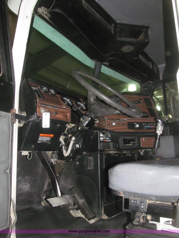 image for item B5348 1998 Freightliner FLD120 day cab semi truck