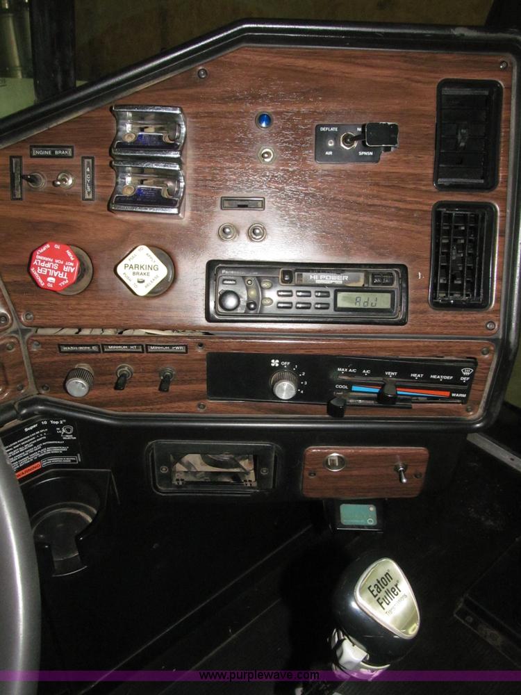 image for item B5348 1998 Freightliner FLD120 day cab semi truck