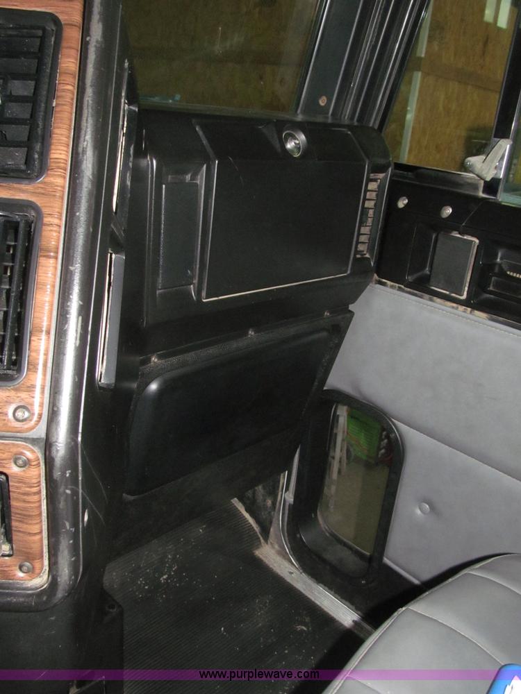 image for item B5348 1998 Freightliner FLD120 day cab semi truck