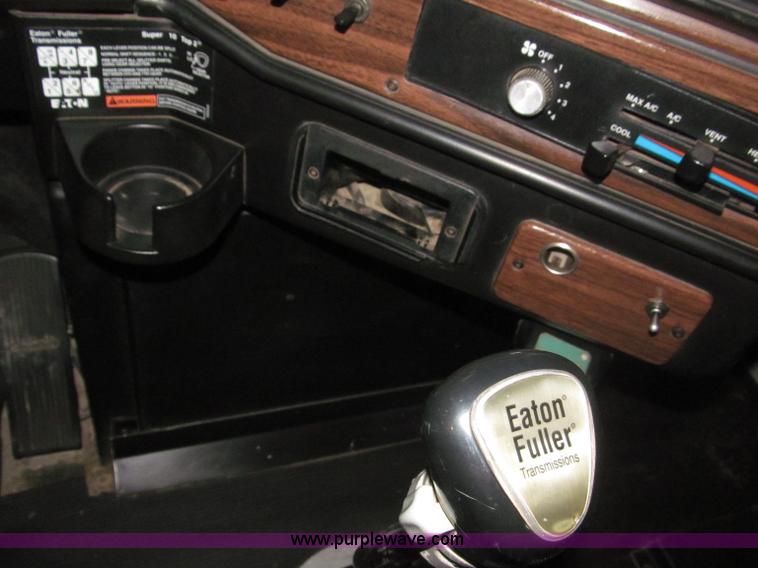 image for item B5348 1998 Freightliner FLD120 day cab semi truck