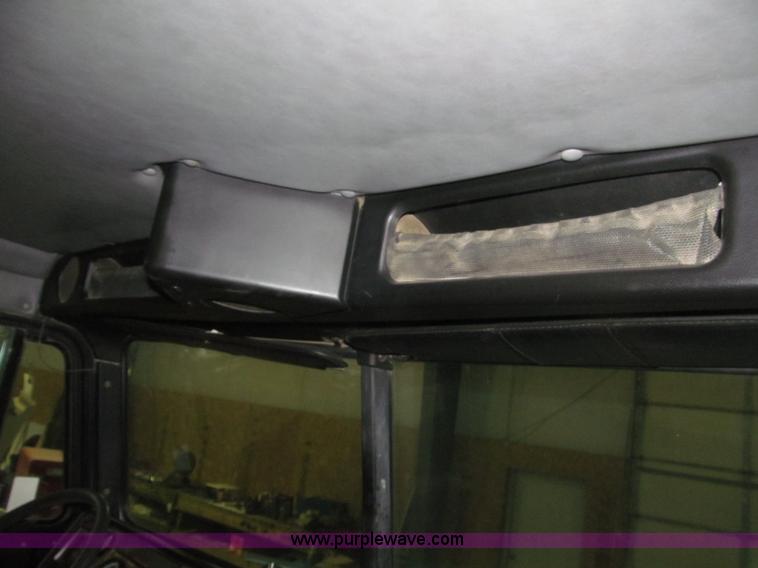 image for item B5348 1998 Freightliner FLD120 day cab semi truck