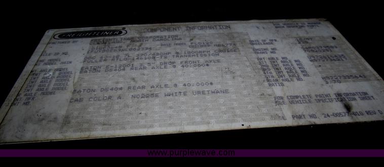 image for item B5348 1998 Freightliner FLD120 day cab semi truck