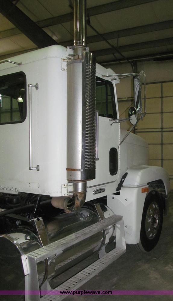 image for item B5348 1998 Freightliner FLD120 day cab semi truck