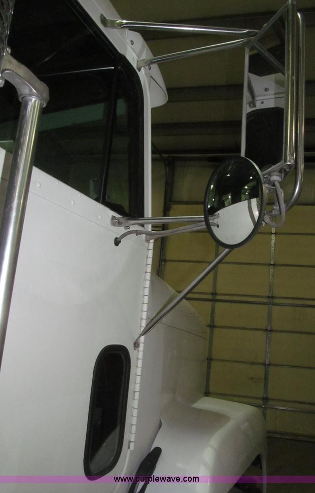 image for item B5348 1998 Freightliner FLD120 day cab semi truck