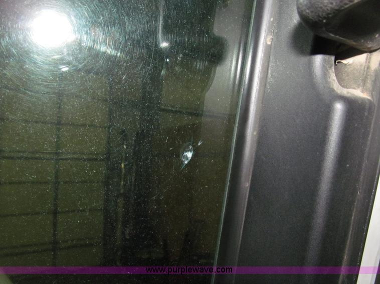 image for item B5348 1998 Freightliner FLD120 day cab semi truck