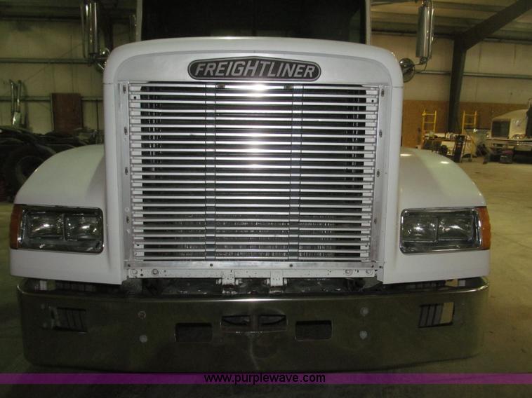 image for item B5348 1998 Freightliner FLD120 day cab semi truck
