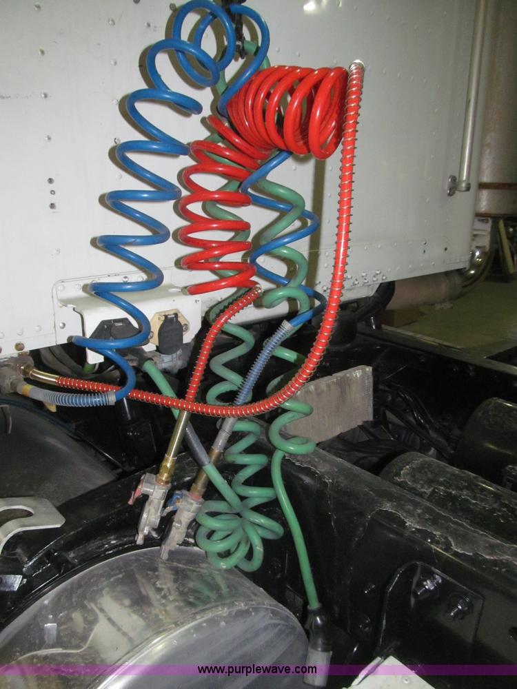 image for item B5348 1998 Freightliner FLD120 day cab semi truck