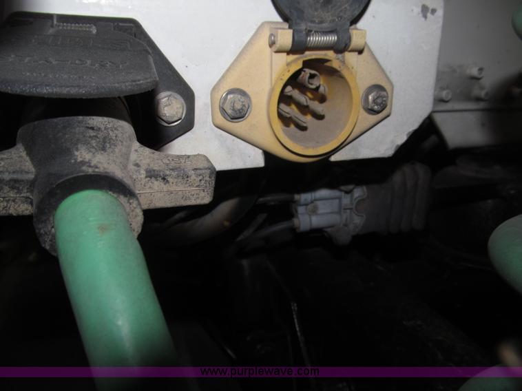 image for item B5348 1998 Freightliner FLD120 day cab semi truck