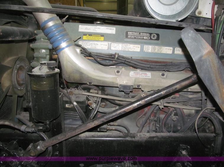 image for item B5348 1998 Freightliner FLD120 day cab semi truck