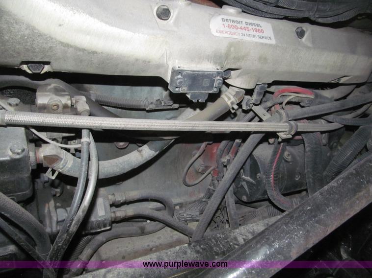 image for item B5348 1998 Freightliner FLD120 day cab semi truck