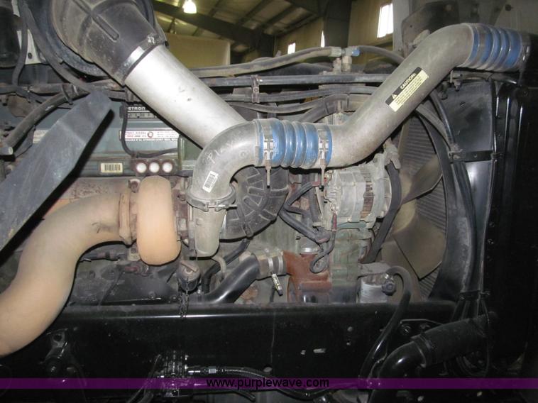 image for item B5348 1998 Freightliner FLD120 day cab semi truck